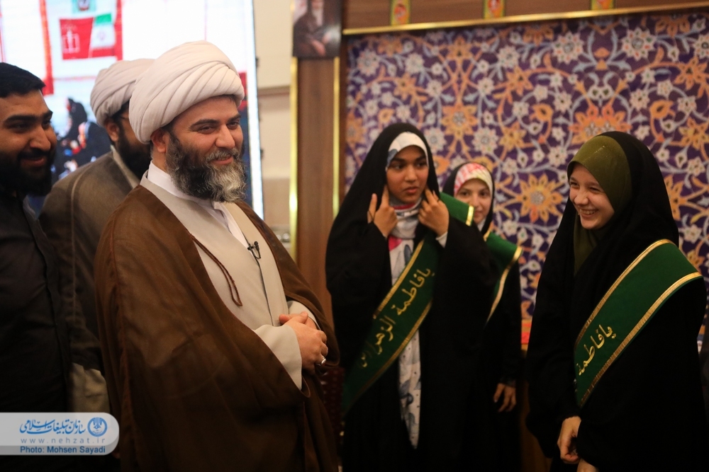 اینجا «دهه هشتادیا» جمعند