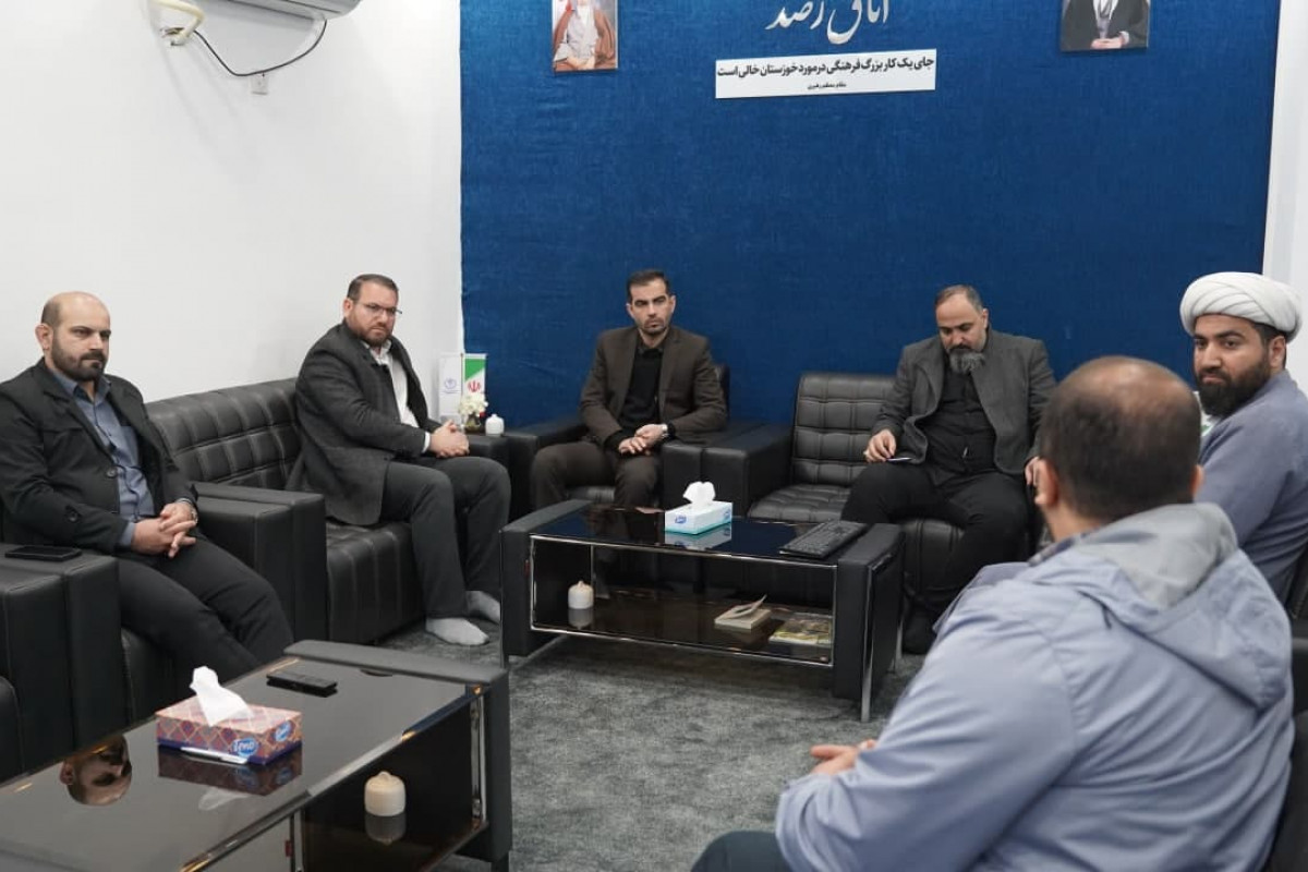 بازدید مدیر روابط عمومی شرکت فولاد اکسین از مرکز رسانه تبلیغات اسلامی استان خوزستان
