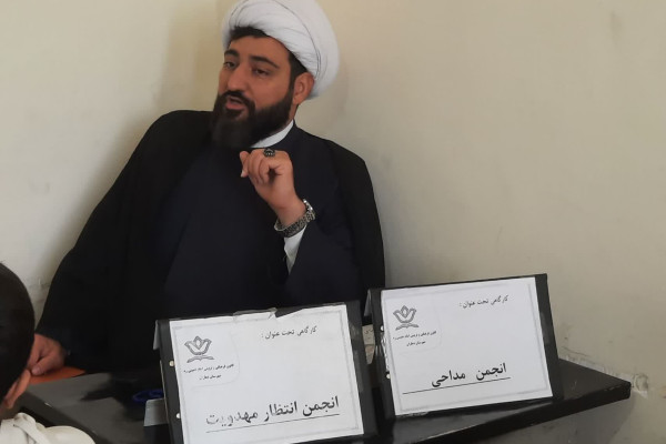 بهترین راه ابراز محبت به امام زمان (عج)، عمل به دستورات دین است