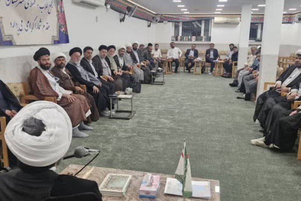 نشست هم‌افزایی طلاب و روحانیون شهرستان مهر در پیشبرد امور فرهنگی