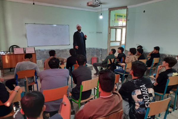 نشست‌های دانش‌آموزی مهدویت، رسانه و فضای مجازی در دهلران