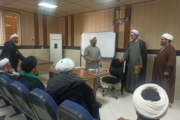 بازدید رئیس ستاد تفسیر قرآن از دوره مهارت‌های بیان در اهواز