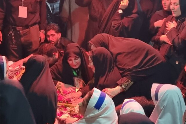 پیکر مطهر شهید شاهرخی در شوشتر تشییع شد