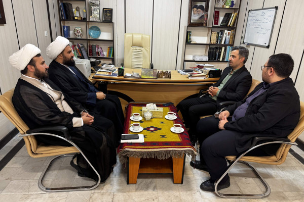 دیدار حجت الاسلام و المسلمین قنبری ، مدیرکل تبلیغات اسلامی استان سمنان  با رئیس حوزه هنری استان سمنان: ترسیم راهبردهای نوین در هنر متعهد و انقلابی