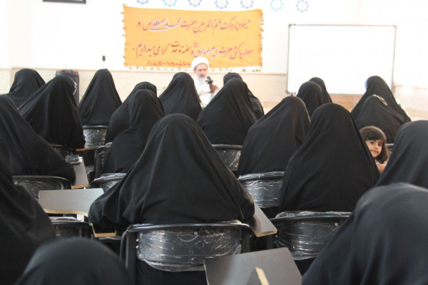 نشست تبیینی در گله‌دار همزمان با گرامیداشت هفته وحدت