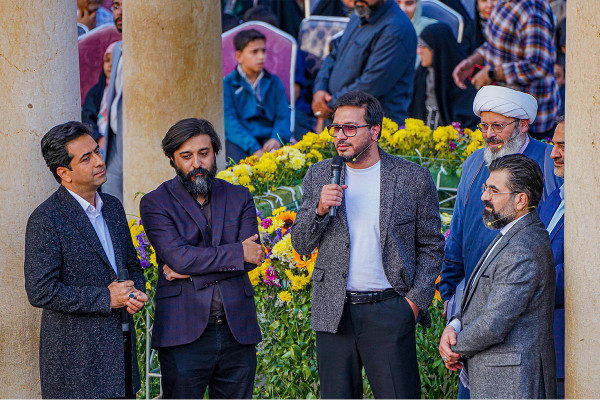 קיום חגיגת מחפל במתחם קברו של חאפז השיראזי