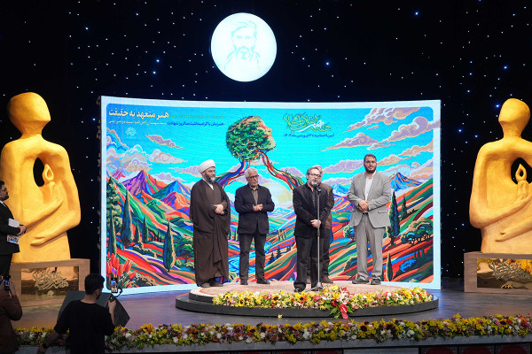 卡伦·霍马云法尔被评为年度艺术人物