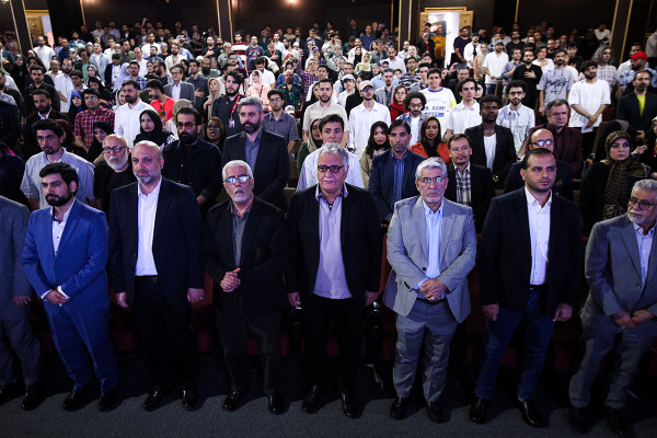 Se celebró el ۱۴.º Festival Internacional de Cine ۱۰۰