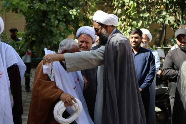 طلاب همدانی در صف اول دفاع از  کلام رهبر