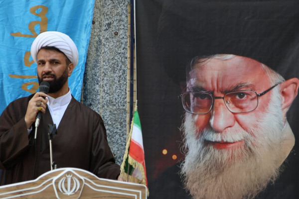 طلاب همدانی در صف اول دفاع از  کلام رهبر