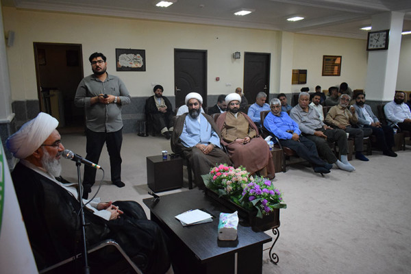 نشست جامعه‌ی ستایشگران بوشهر با نماینده ولی فقیه در استان و امام جمعه بوشهر