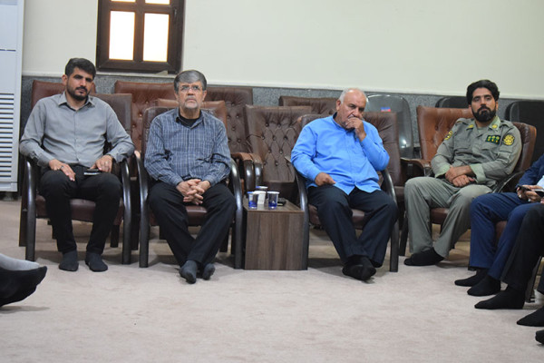 نشست جامعه‌ی ستایشگران بوشهر با نماینده ولی فقیه در استان و امام جمعه بوشهر