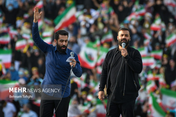 Mass Recitation of “Hello Commander” Anthem at Azadi Stadium in Tehran