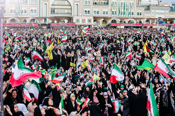 Акция «Как звезда» — крупнейший праздник для девушек в Иране