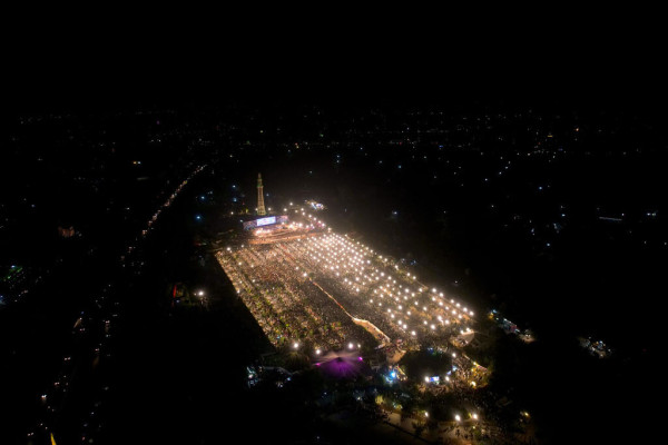 برنامج التلفزيون «محفل»؛ احتفالات قرآنية في إيران والعالم