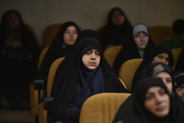 مدیریت جنگ امروز به دست زنان انجام می‌شود