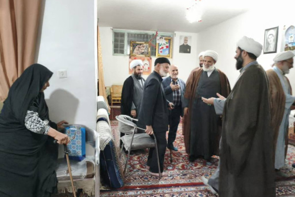 تکریم خانواده شهید محمدحسن نوفرستی؛ شهیدی که از تیزهوشان راهی حوزه شد