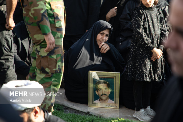 «بازگشت بی‌صدا، بدرقه‌ای پرشکوه؛ شهید گمنام کربلای4 در آغوش مردم آهنگرمحله آرام گرفت»