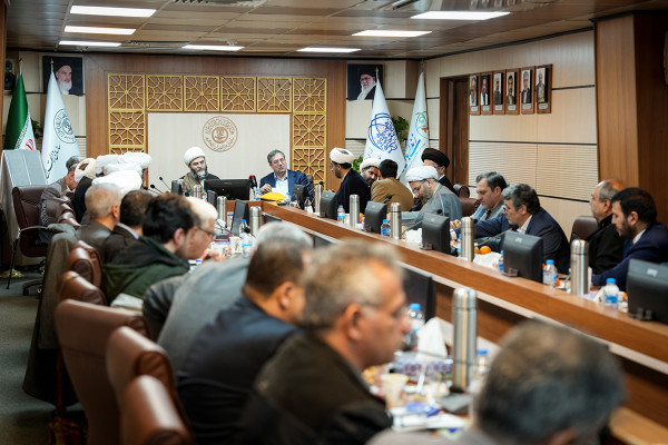 آئین رونمایی از پوستر جشنواره قرآنی زندگی با آیه‌ها