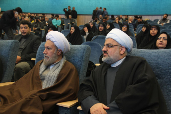 نخستین دوره توانمندسازی مداحان سومین حرم اهل بیت (ع) با حضور 150 نفر از خواهران و برادران برگزار شد