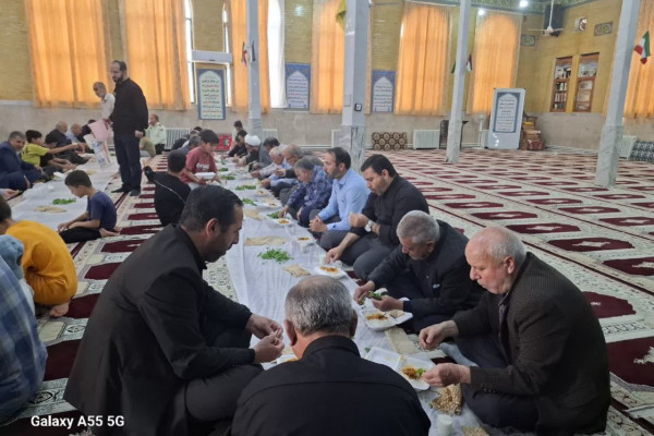 پخت غذای گرم و برپایی سفره افطار علوی در شهرستان بدره