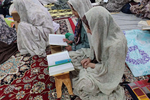 قاب‌هایی از اعتکاف مادر و دختری و دانش‌آموزی در خراسان جنوبی