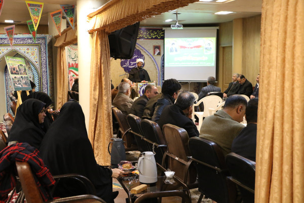 جلسه تصمیم گیری تشکلهای دینی اصفهان جهت حضور پرشور در مراسم 22 بهمن