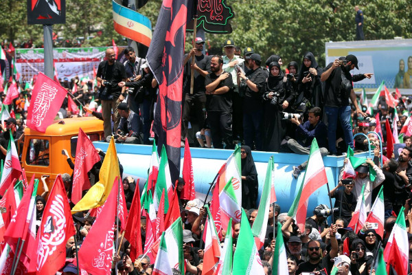 آیین تشییع پیکر مطهر رهبر شهید انقلاب در تهران برگزار شد