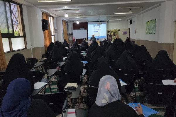 دوره آموزشی ارتقای حافظان قرآنی در نوشهر برگزاری شد