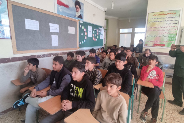 اکران فیلم مستند«آن مرد در آتش آمد» در شهرستان ملکشاهی