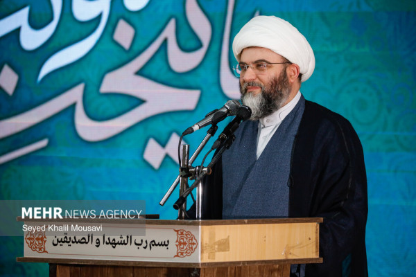 اگر متحول نشویم، منزوی می‌شویم